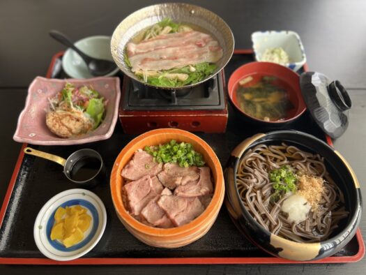 ふるさと定食　豚わら焼き丼